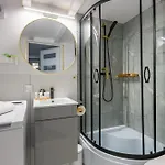 Stylish In The Center By Renters شقة *