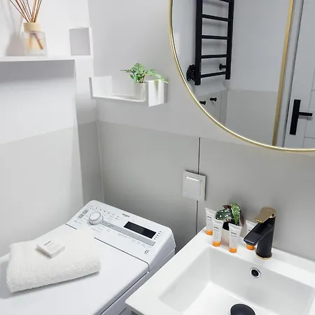 Stylish In The Center By Renters