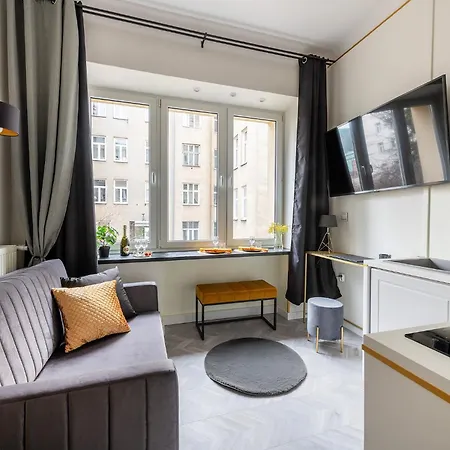 Stylish In The Center By Renters *
