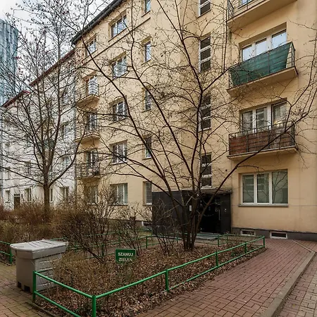 Stylish In The Center By Renters Apartment