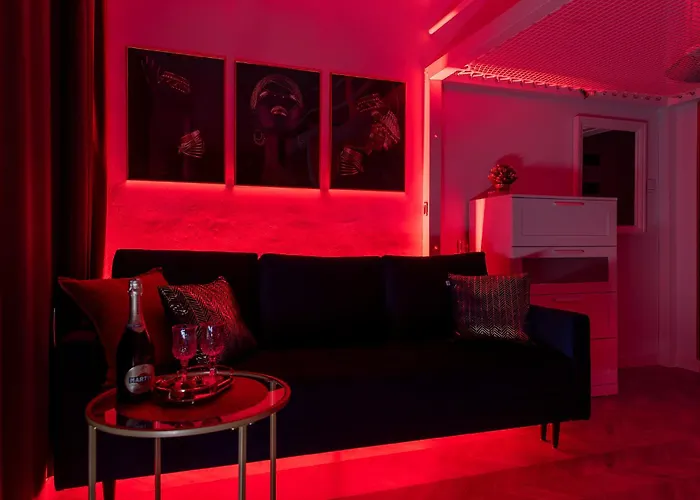 Stylish In The Center By Renters *