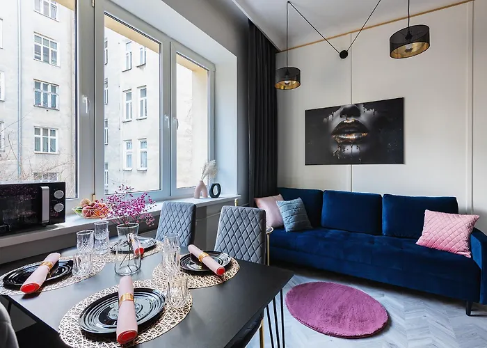 Stylish In The Center By Renters Apartament