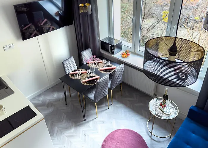 Stylish In The Center By Renters