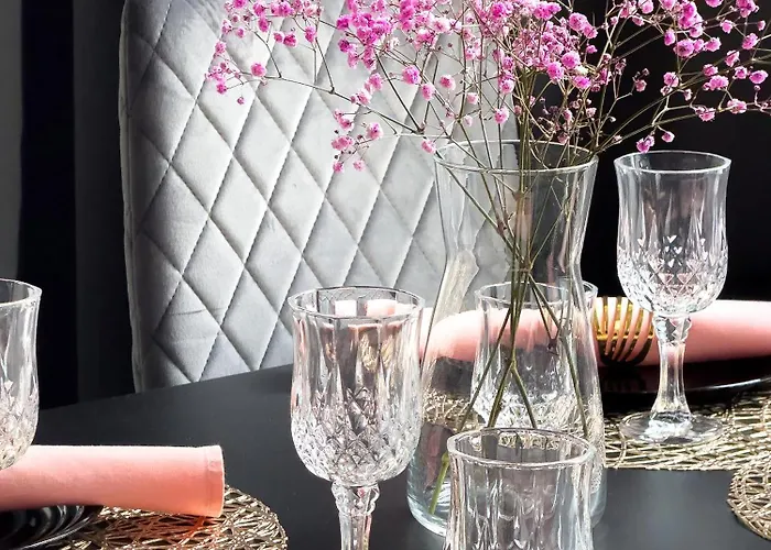 Stylish In The Center By Renters Apartament