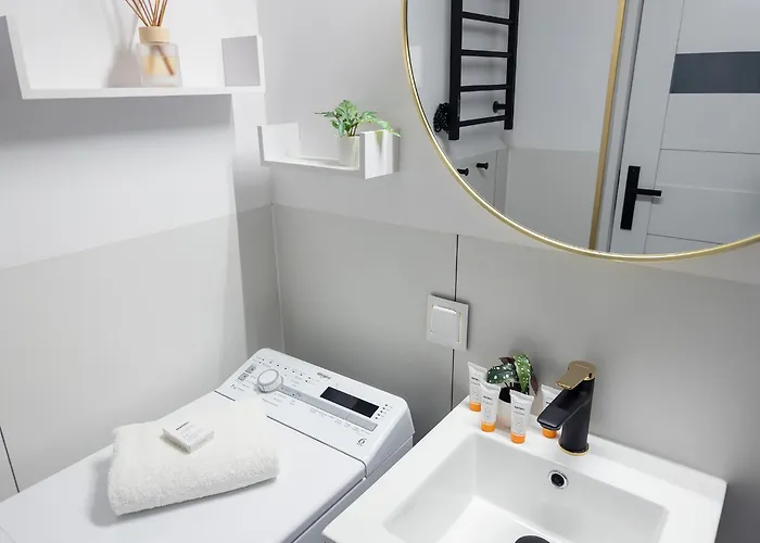 Stylish In The Center By Renters