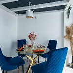 Stylish In The Center By Renters Varšava