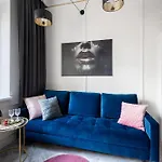 Stylish In The Center By Renters