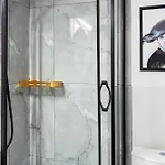 Stylish In The Center By Renters Apartmán Varšava