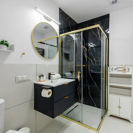 Stylish In The Center By Renters Warschau